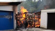 Flammen neben der Schule in W&uuml;rm