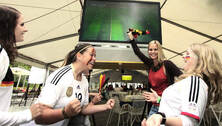 WM-Spezial: Frau-TV beim Public Viewing