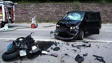 Motorradfahrer stirbt nach Kollision mit Auto