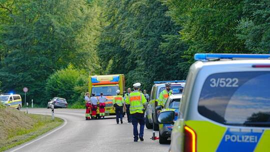 Radfahrerin stirbt nach Kollision mit Auto