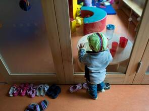 Kindertagesstätte in Dresden: Nach Angaben des Statistischen Bundesamtes besuchte im Osten zum Stichtag 1. März 2015 meh Kindertagesstätte in Dresden: Nach Angaben des Statistischen Bundesamtes besuchte im Osten zum Stichtag 1. März 2015 meh
