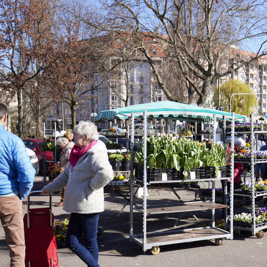 Wochenmarkt auf dem Turnplatz erstmals mit einem rollenden Supermarkt