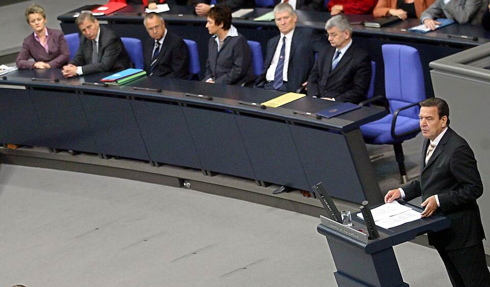 Vertrauensfrage im Bundestag - Bundeskanzler Schröder 2005