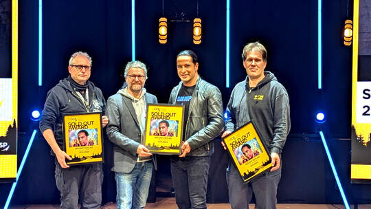 Ausgezeichnet (von links): Didi Hentschel (S-Promotion), Daniel Schuch (Vertriebsleiter CCP), Bülent Ceylan, Sven Marenholz (S-P