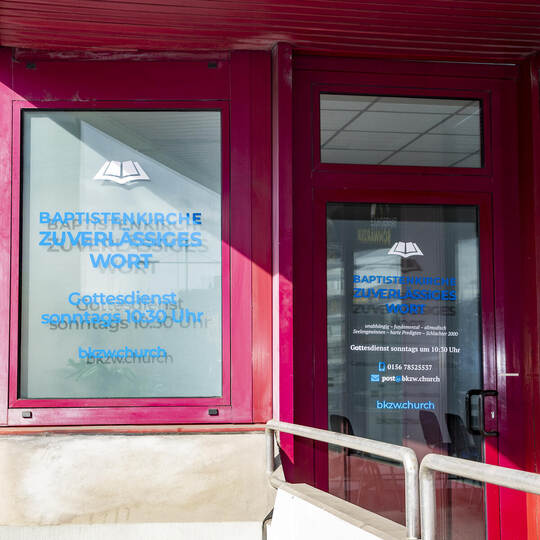 In diesen Räumlichkeiten an der Zerrennerstraße hielt Sektenprediger Andy S. seine auch bei Youtube gestreamte Ansprache. Baptistenkirche Zuverlässiges Wort