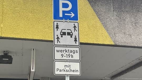 Was bedeutet dieses Schild und mit welchen Konsequenzen müssen Autofahrer im teuersten Fall rechnen? Mohseni