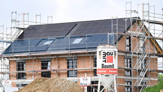 Grundsatzentscheidung: Sollen Hausbesitzer von der Stadt steuerlich entlastet werden, damit sie die Auswirkungen der Grundsteuer Neubau