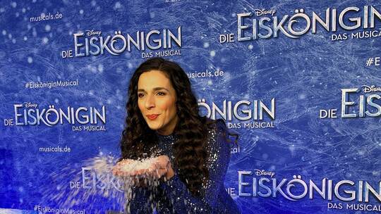 Sally Özcan bei der Premiere des Musicals „Die Eiskönigin“ Sally Özcan bei der Premiere des Musicals „Die Eiskönigin“