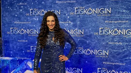 Sally Özcan bei der Premiere des Musicals „Die Eiskönigin“ Sally Özcan bei der Premiere des Musicals „Die Eiskönigin“