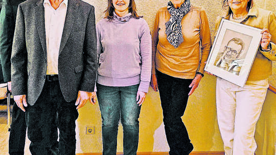 Bürgermeister Carsten Lachenauer, Walter Hauff, Karina Kober, Gisela Kuhlmann und Birgitt Schmid (von links) freuen sich über di