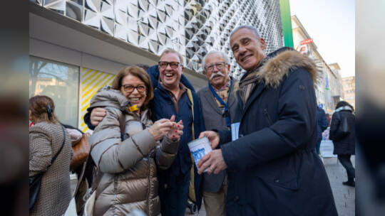Menschen In Not Spendenaktion Innenstadt