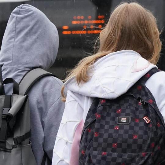 Kostenloses Deutschlandticket für Hamburgs Schüler