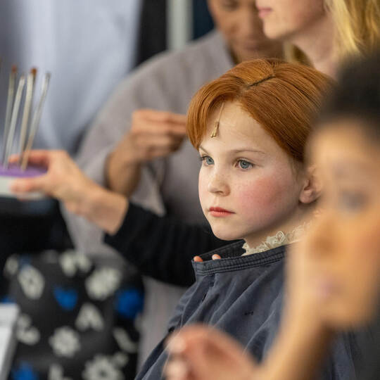 Die neunjährige Bobbie Iva aus dem Mühlacker Stadtteil Mühlhausen an der Enz spielt im Musical „Die Eiskönigin“ am Stuttgarter S