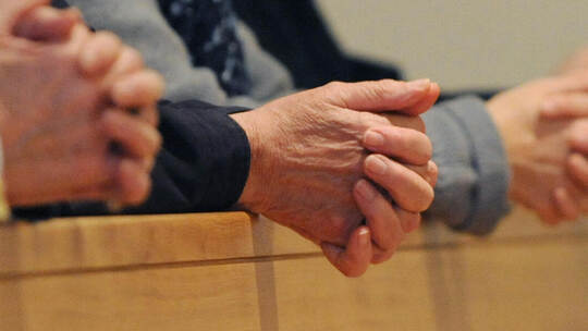 Beten und Buße tun stehen hier im Vordergrund. Doch der Feiertag wurde 1995 in allen Bundesländern außer Sachsen zur Finanzierun Vorbereitungen für Eucharistischen Kongress 2013