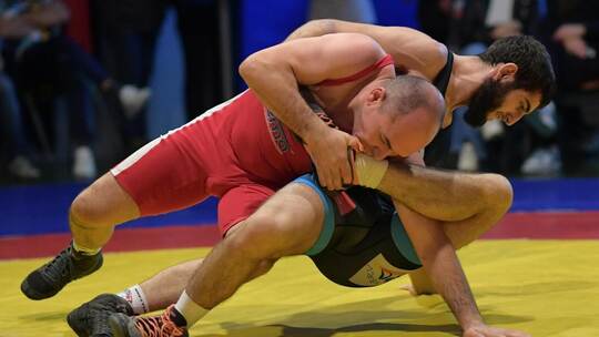 Trainer Boris Sava (in Rot) war in dieser Saison wieder ein zuverlässiger Punktelieferant für die Brötzinger Ringer. Foto: PZ-Ar
