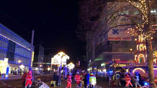 Auto fährt in Menschenmenge auf Magdeburger Weihnachtsmarkt Auto fährt in Menschenmenge auf Magdeburger Weihnachtsmarkt