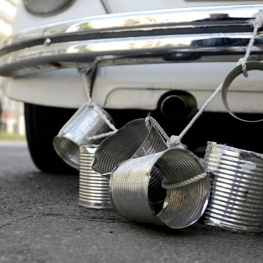 Hupend durch die Straßen: Was ist beim Hochzeitskorso erlaubt?