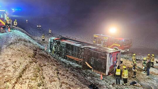 Mehrere Verletzte bei Busunfall