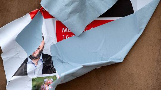 Zerstörte Wahlwerbung