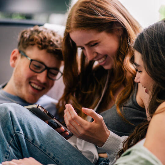 Medienzeit bei Teens: Wie viel ist (noch) normal?