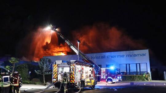 Millionenschaden nach Brand in Erlebnisbad Millionenschaden nach Brand in Erlebnisbad