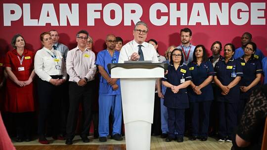 Starmer zu Besuch in Surrey