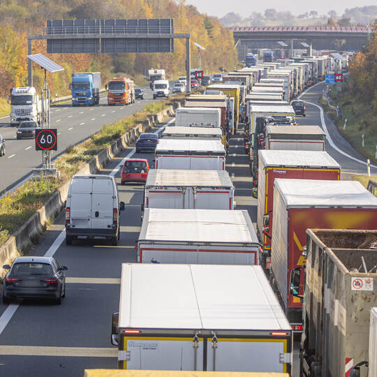 Stau Bundesautobahn A8 Pforzheim Nord