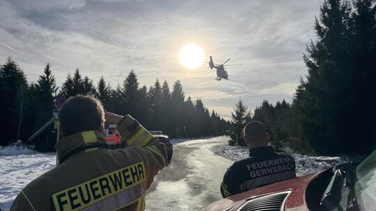 Die Freiwillige Feuerwehr Gernsbach unterstütze die Rettungseinsätze, bei denen auch ein Hubschrauber nötig war. Foto: Freiwilli
