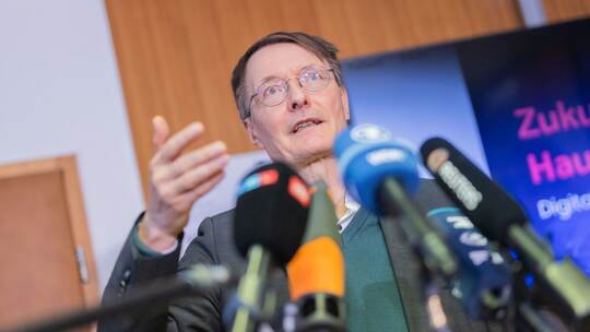 Demonstration «ePA» mit Bundesgesundheitsminister Demonstration «ePA» mit Bundesgesundheitsminister