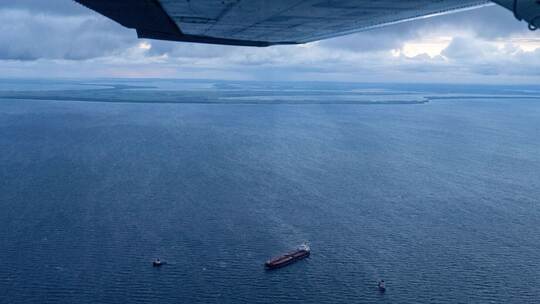Manövrierunfähiger Öltanker vor Rügen