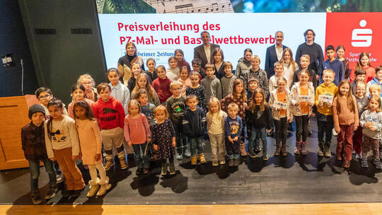 Zwischen drei und 13 Jahre alt sind die kreativen Köpfe der diesjährigen PZ-Mal- und Bastelaktion. Bei der Siegerehrung am Donne