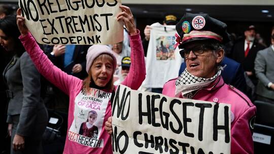 Protest gegen Trumps Wunsch-Verteidigungsminister Hegseth