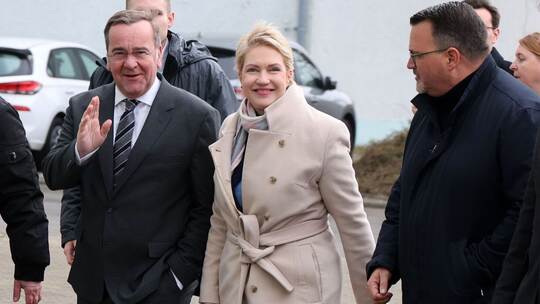 Pistorius besucht TKMS-Werft in Wismar Pistorius besucht TKMS-Werft in Wismar