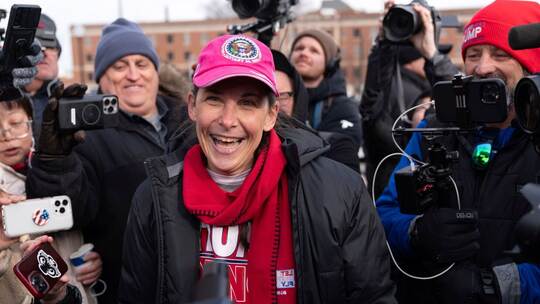 Trump begnadigt Aufständische im Kapitol Trump begnadigt Aufständische im Kapitol