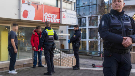 Seit November sorgen Mitarbeiter des Kommunalen Ordnungsdienstes in Pforzheim für Sicherheit – auch mit Personenkontrollen. Meye