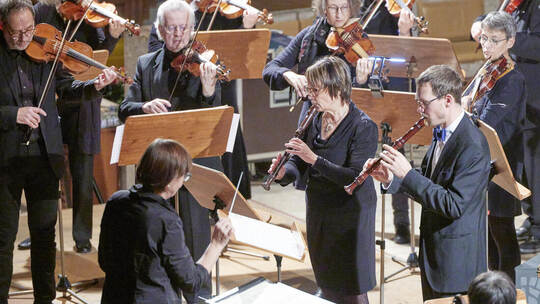 In ihrem Element: die Mitglieder des Bachorchesters. "Lichterkonzert" in der Stadtkirche.