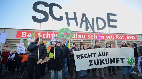 Demonstrationen zum 37. Bundesparteitag der CDU