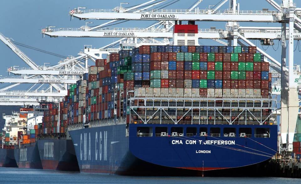 Containerschiff in Oakland Containerschiff in Oakland