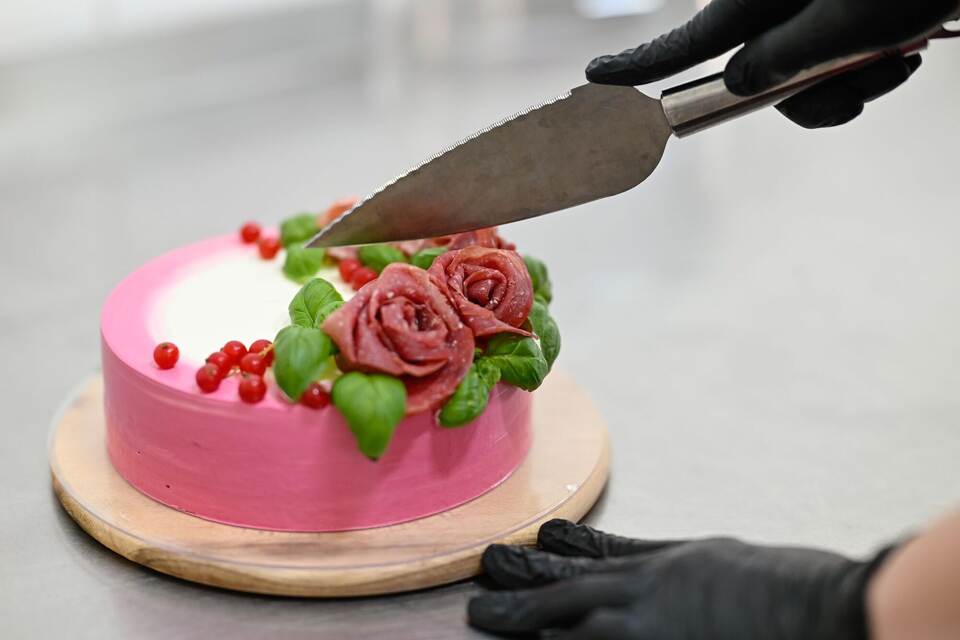 Metzgerei bietet Wursttorten an