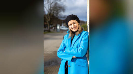 Der blaue Mantel musste sein: Diana Zimmer hat Freude an Mode und kleidet sich gerne weiblich. Röhr