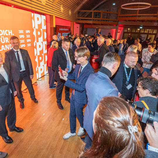 Olaf Scholz Townhall Ispringen