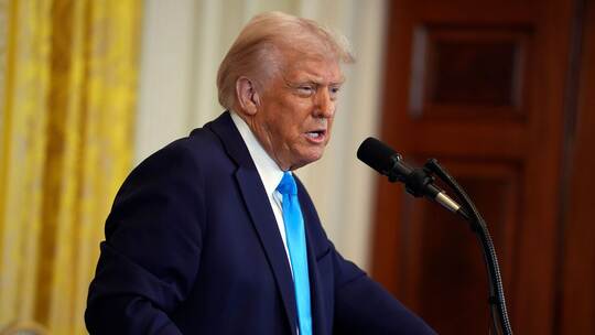 US-Präsident Trump lässt Waffenregelungen prüfen US-Präsident Trump lässt Waffenregelungen prüfen