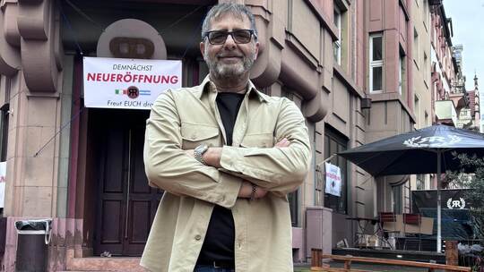 Flavio Sorrentino vor seinem neuen Lokal in der Nordstadt: „RistoRancho“. Am 21. März feiert er Eröffnung