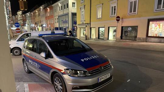 Mann attackiert Passanten in Österreich