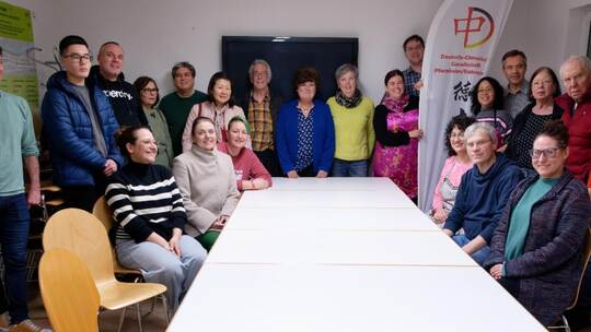 Die Deutsch-Chinesische Gesellschaft organisiert ein gemeinsames Kochen. Deutsch-Chinesische gesellschaft