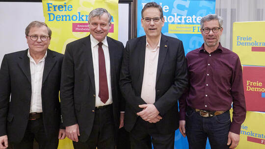 Wahlkreiskonferenz der FDP Wahlkreis Enz. (vl.) Rainer Semet (MdB), Kreisvorsitzender Hans-Ulrich Rülke (MdL), Kandidat Erik Sch