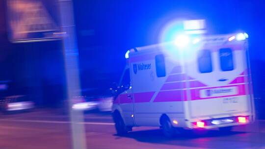 Rettungswagen mit Blaulicht