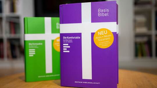 Verkaufsstart der "BasisBibel"