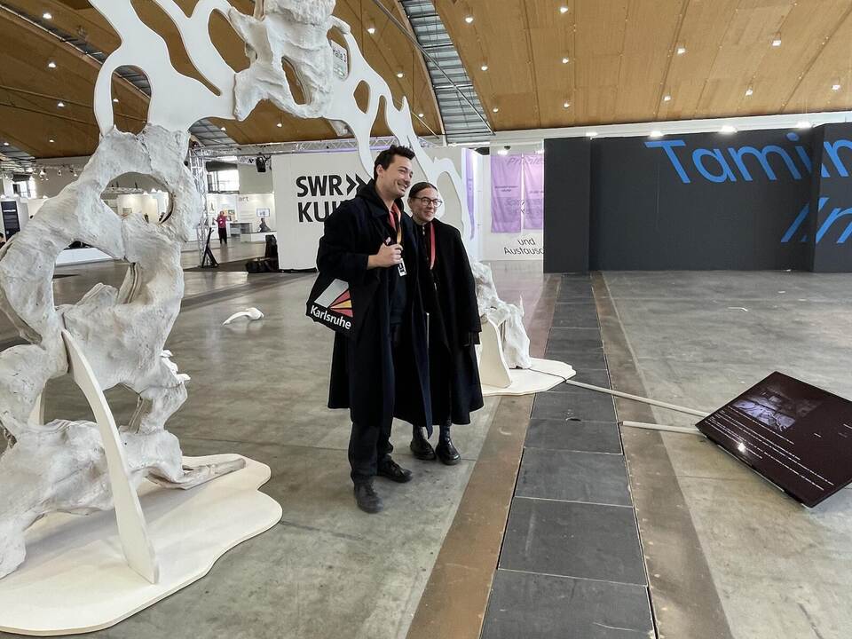 Kunst, Kontroverses und Kuriositäten: Art Karlsruhe läuft bis zum 23 ...