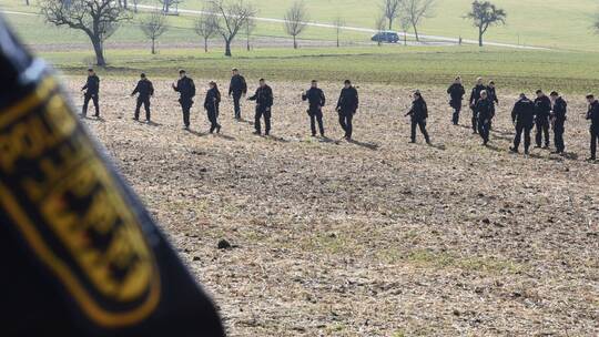 Toter Säugling auf Wiese entdeckt Toter Säugling auf Wiese entdeckt